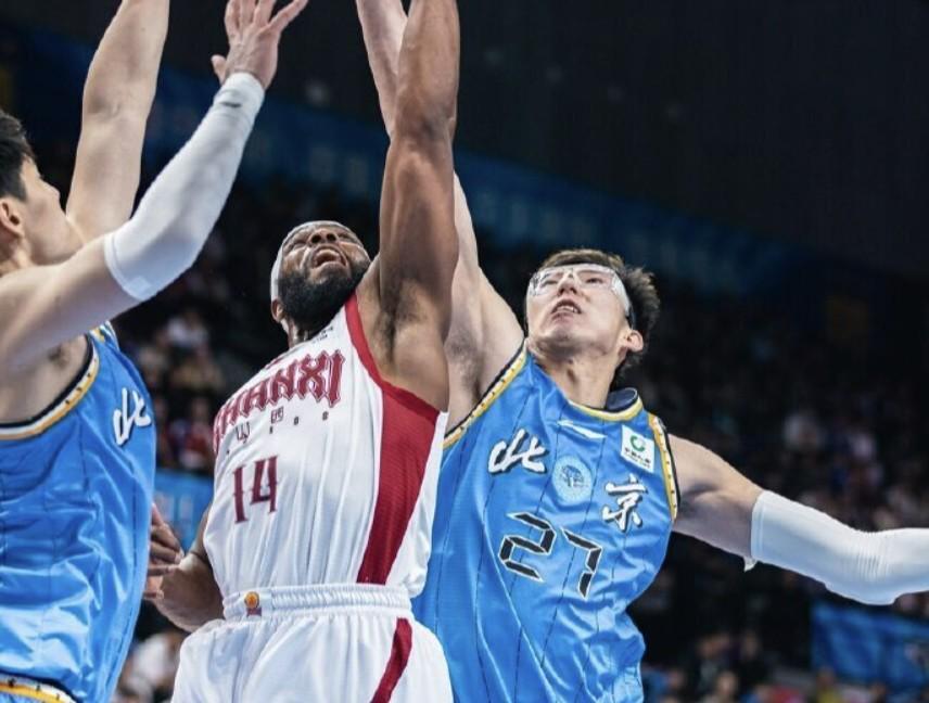 Kaiyun开云官方网站中国登录-许利民谈周琦受伤：还是眼睛问题，等17日检查后才有明确结果